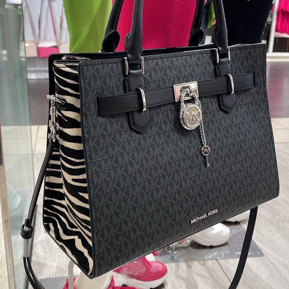 Michael Kors Hamilton Medium Signature Logo Satchel
Black 
NWT - Picture 14 of 16